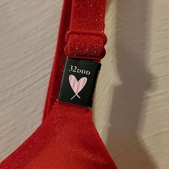 VICTORIA'S SECRET LINED PERFECT COVERAGE RED SPARKLY UNDERWIRE BRA, SIZE 32DDD - Picture 2 of 7